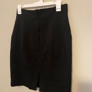 HM pencil work skirt size 8 , with pockets and zips . Only couple of time worn